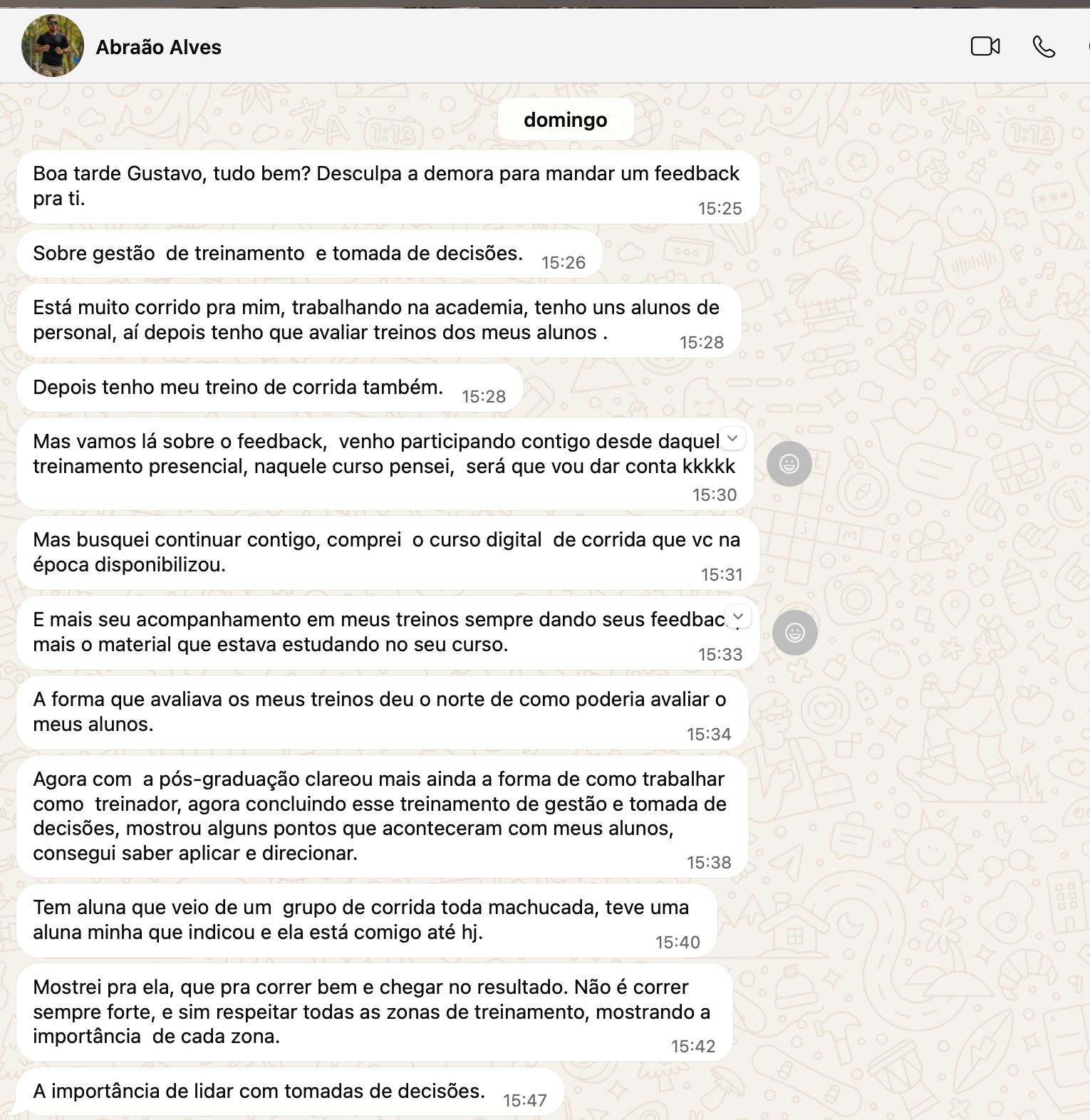 Feedback de Abraão Alves sobre o acompanhamento, o curso digital e a pós-graduação